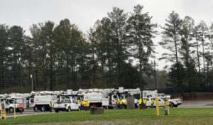 Equipo de expertos eléctricos preparados para dar asistencia en WNC Agricultural Center / Foto - Jhoanna Castro García