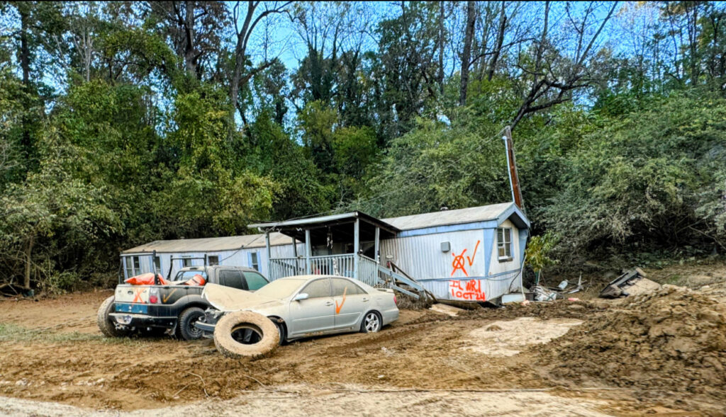 Vivienda en Swannanoa NC destruida por la inundación / Foto - Jhoanna Castro García